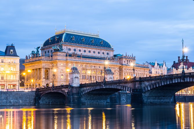 Transfer from Cesky Krumlov to Prague: Private daytrip with 2h for sightseeing - Why a private ride can beat the train