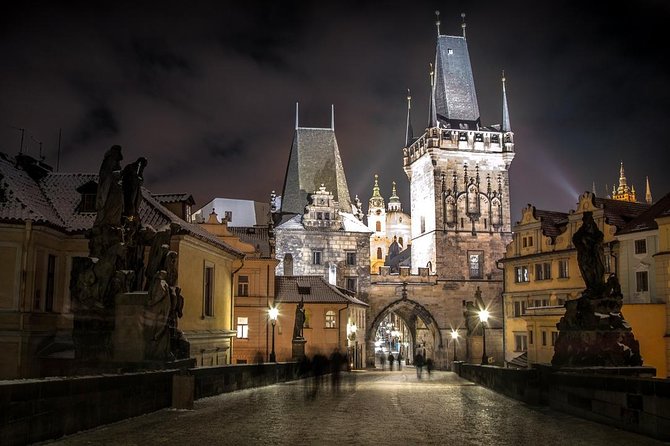 Transfer from Cesky Krumlov to Prague: Private daytrip with 2h for sightseeing - The drivers: practical help, not formal guiding