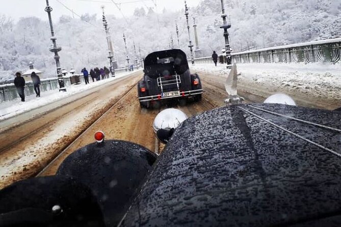 Vintage Cars Prague - Grand City Tour 150min / 1-6 pers. 2,5hrs - A private introduction to Prague by vintage car