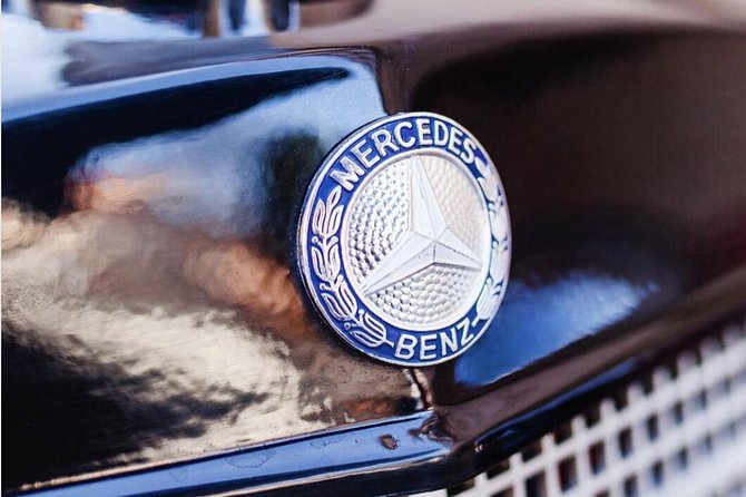 Vintage Cars Prague - Sightseeing Tour 90min / 1-6 pers. - St. Nicholas Church and Prague’s Baroque side