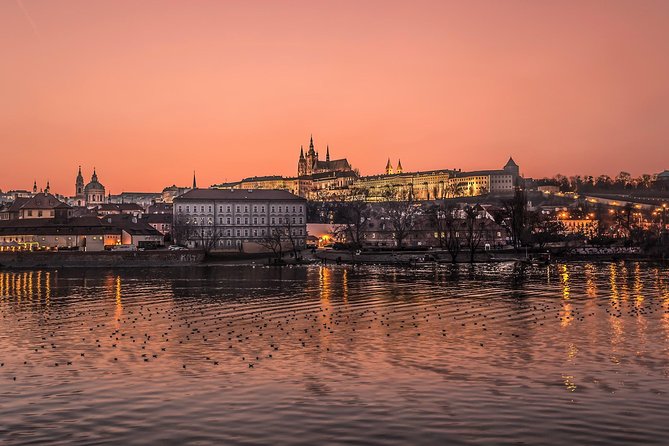 VIP Private tour Prague: Castle, Lunch, Beer, Boat - Charles Bridge in a half-hour