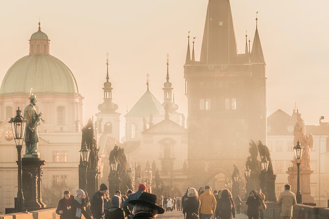 VIP Tour: Professional photos - You and Prague Best Monuments - Why this Prague photo tour feels different