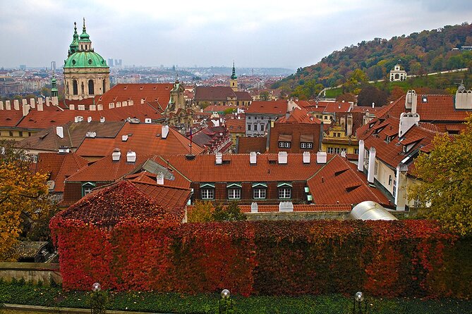 Walking through ages: 11th to 21st century, Prague flavoured - Josefov and the Old-New Synagogue