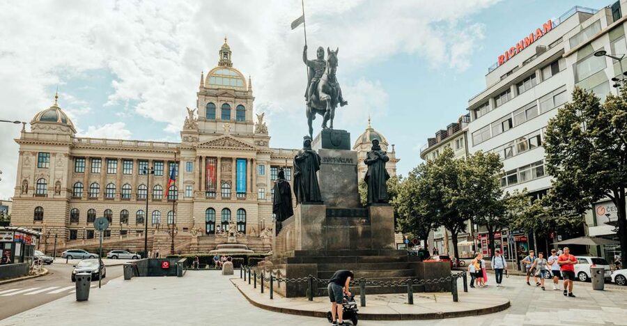 Walking tour of Prague in French : Nové Město - Why Nové Město makes a smart Prague walking tour