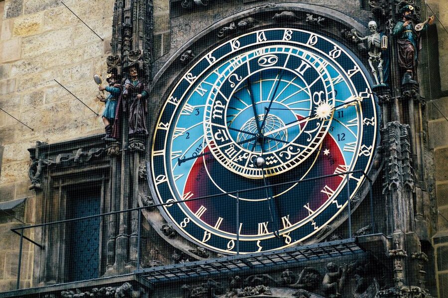 Walking tour of Prague in french: Old Town & Charles Bridge - Old Town Square in a concentrated 35 minutes