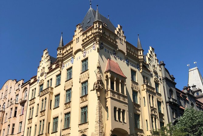 Welcome to Prague - Private Tour with Licensed Guide - Former gates, courtyards, and Prague’s changing power