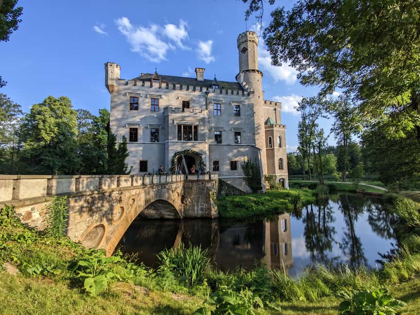 Wroclaw to Prague: 2-in-1 (Private Transfer + Country Tour) - The scenic route through towns and back roads